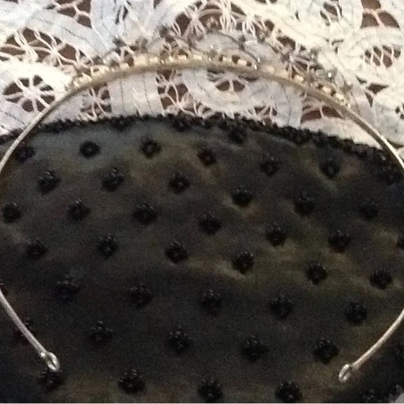 Elegant Silver Hair Tiara with Nature-Inspired Design - Picture 7 of 10